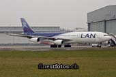 lan-airlines.airbus-a340-313x.cc-cqa.2009.04.01.imgi4847.cc