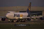 atlas-air.boeing-747-2d7bsf.n523mc.2009.08.15.imgi8003.cc